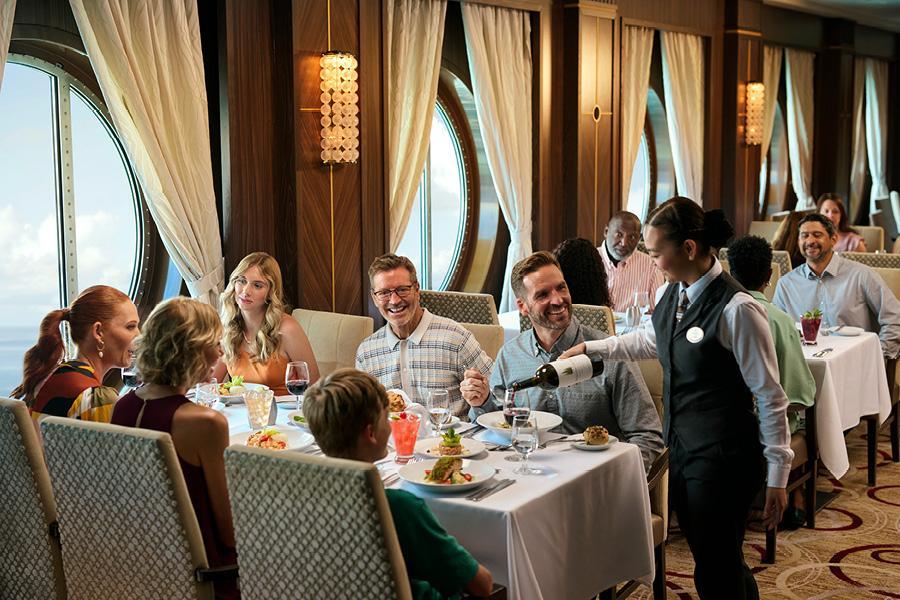 Какие рестораны есть на лайнере Serenade of the Seas?