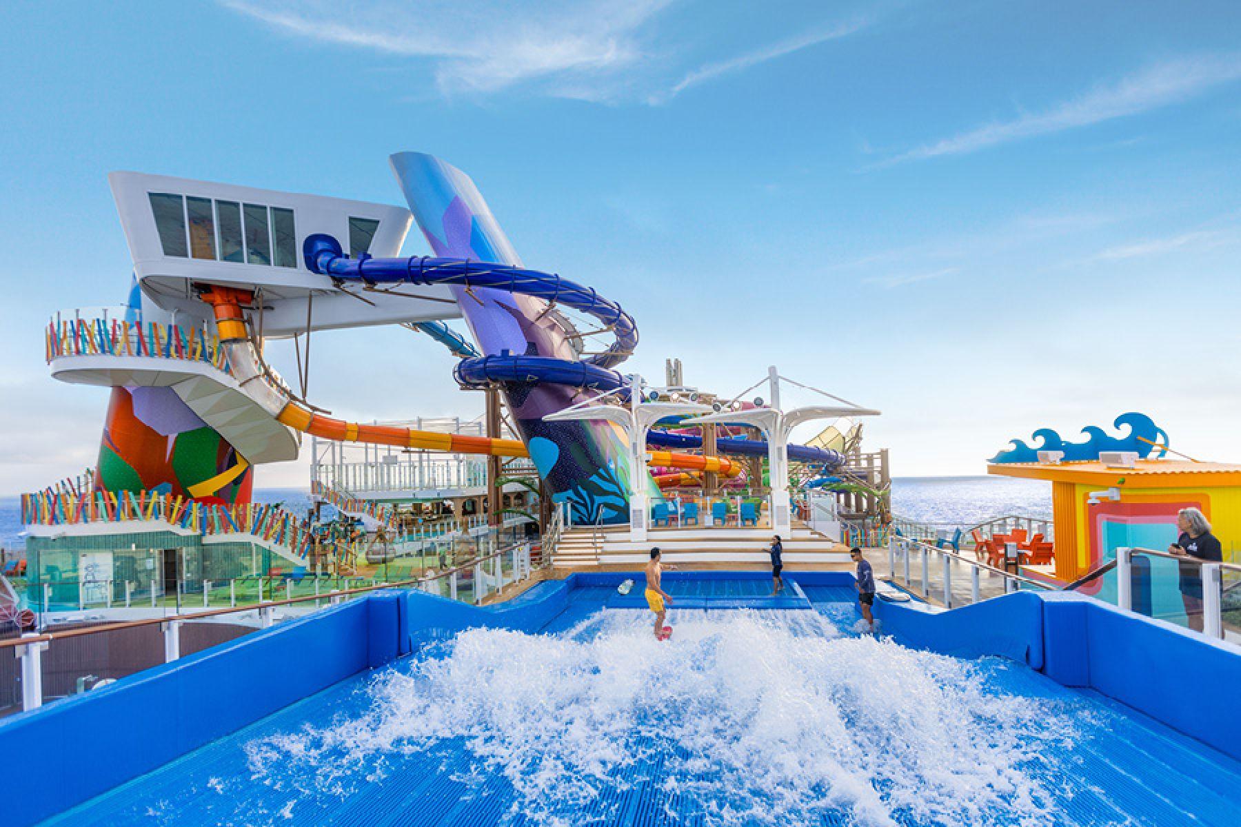Симулятор сёрфинга на Icon of the Seas