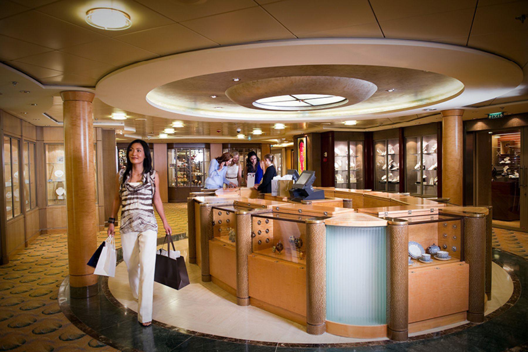 Магазины на борту Celebrity Constellation