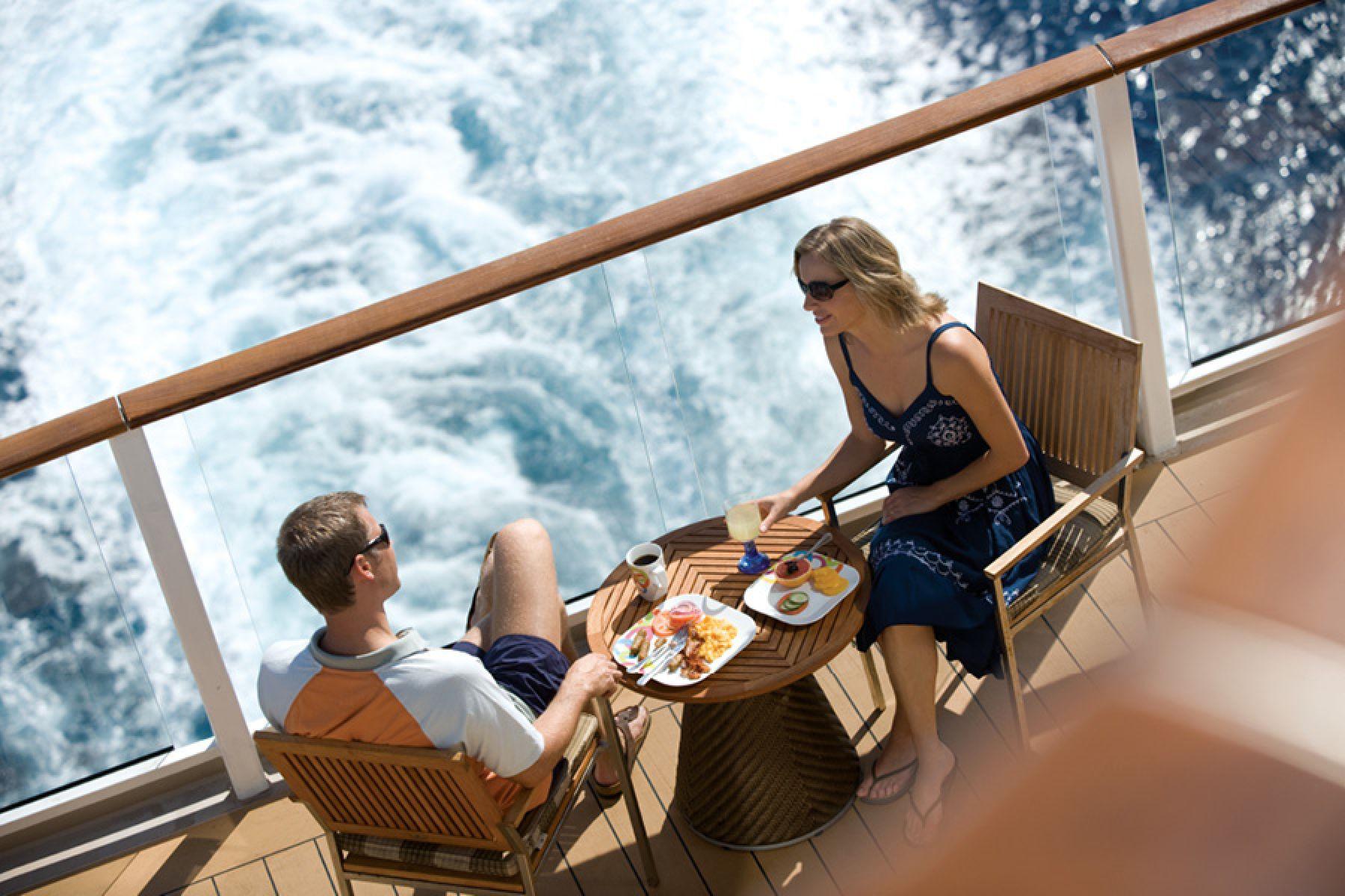 насладитесь морским круизом на борту Celebrity Solstice