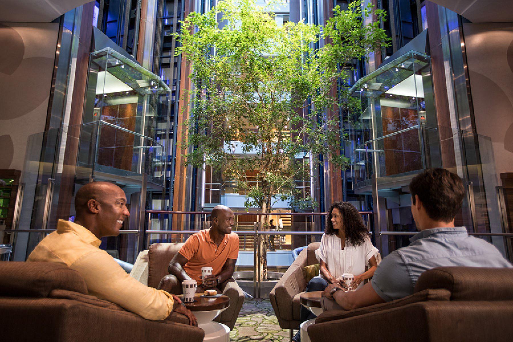 Атриум на борту Celebrity Silhouette