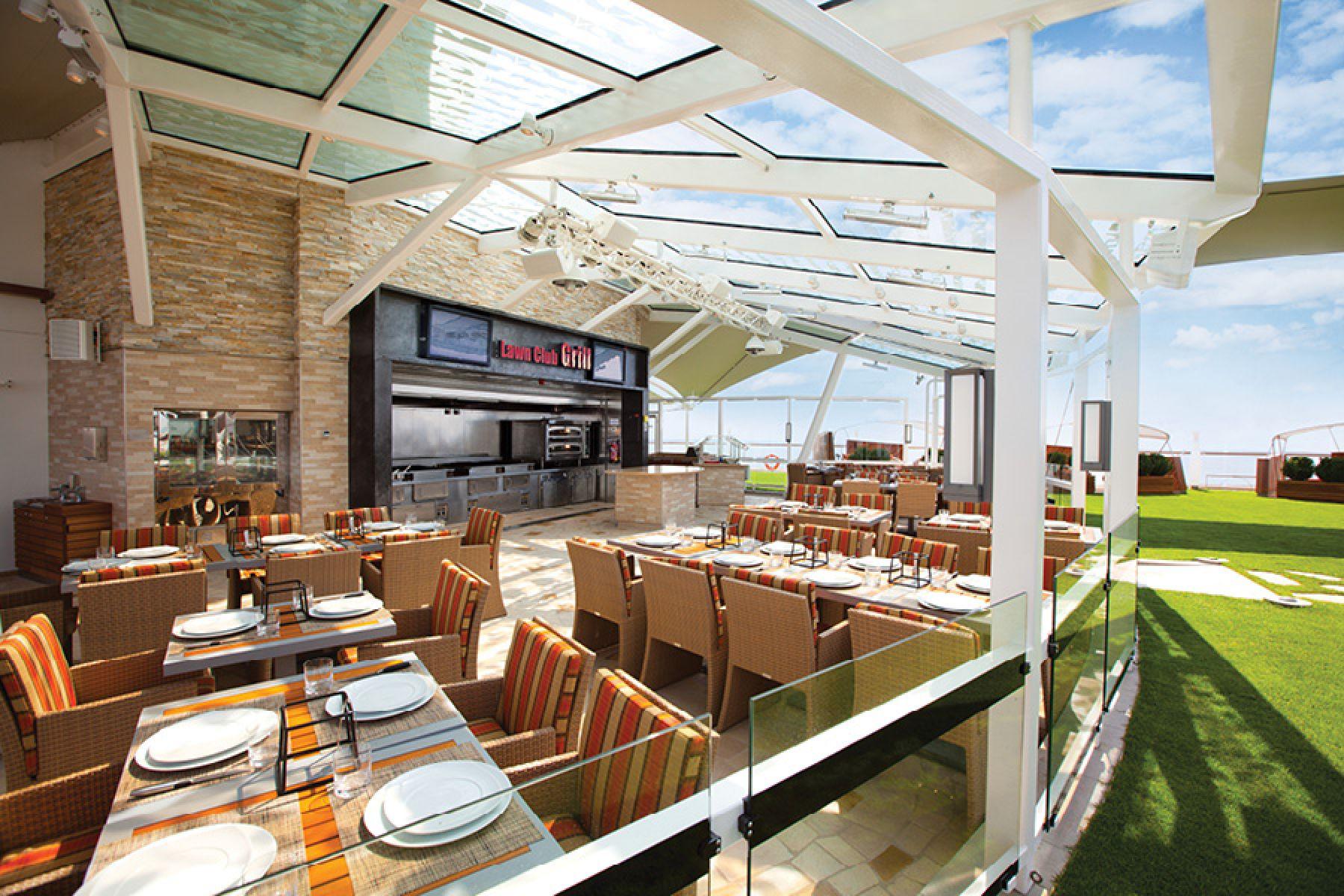ресторан The Lawn Club на борту Celebrity Silhouette