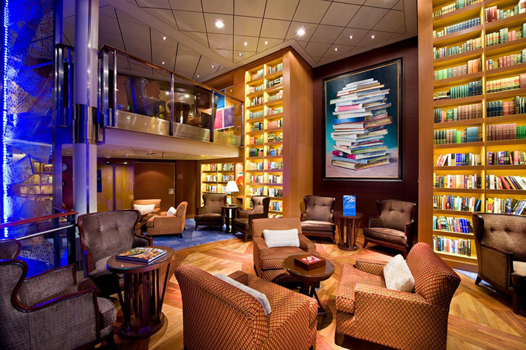Библиотека на борту Celebrity Solstice