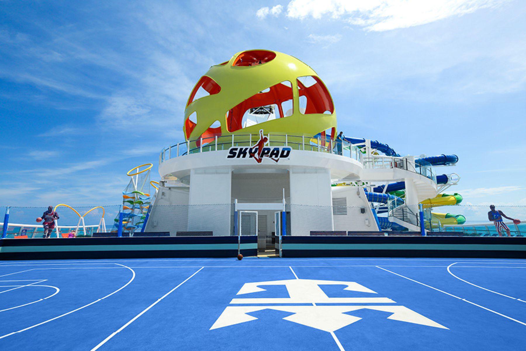 Спортивная площадка на Explorer of the Seas