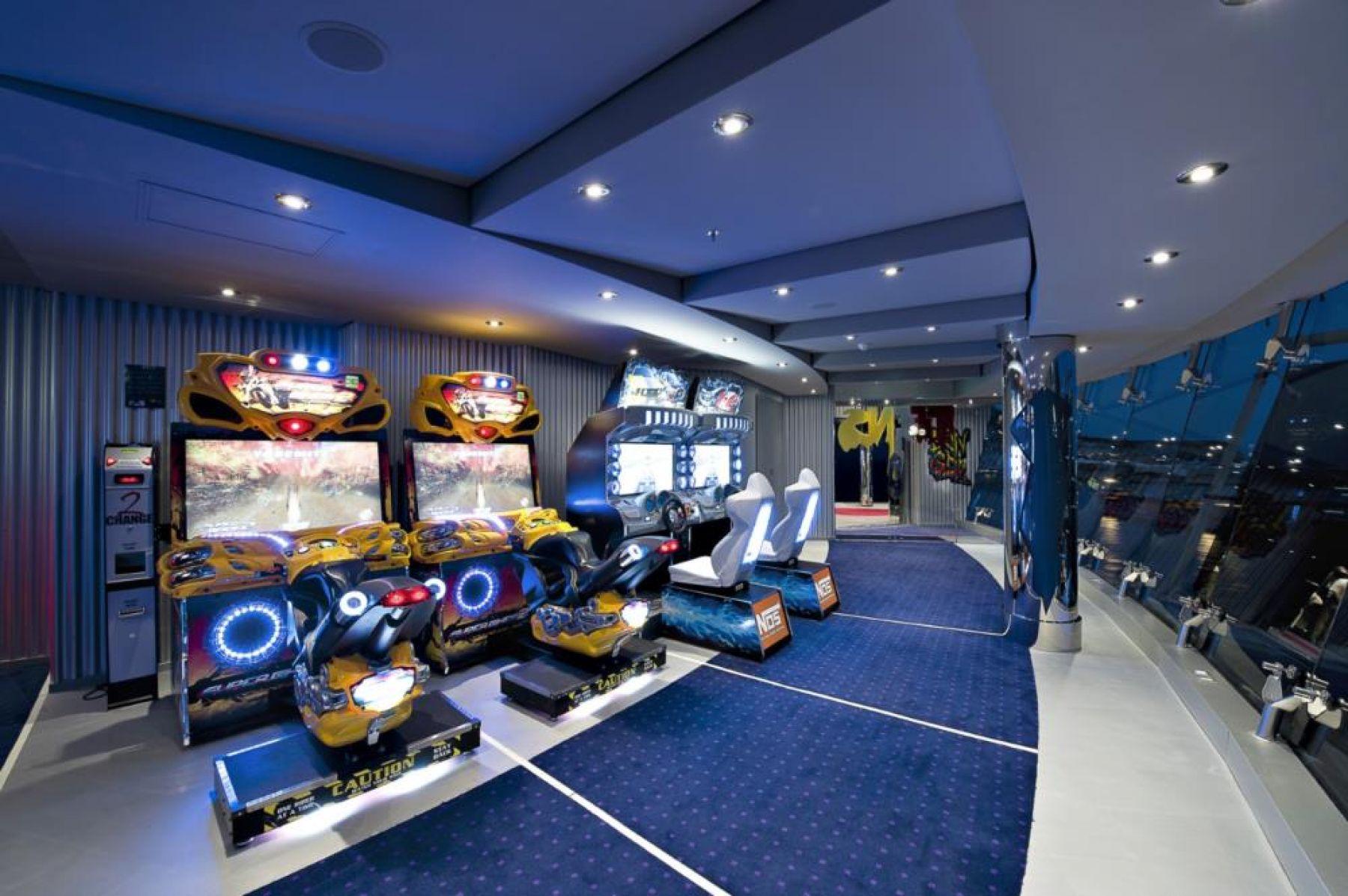 MSC Divina