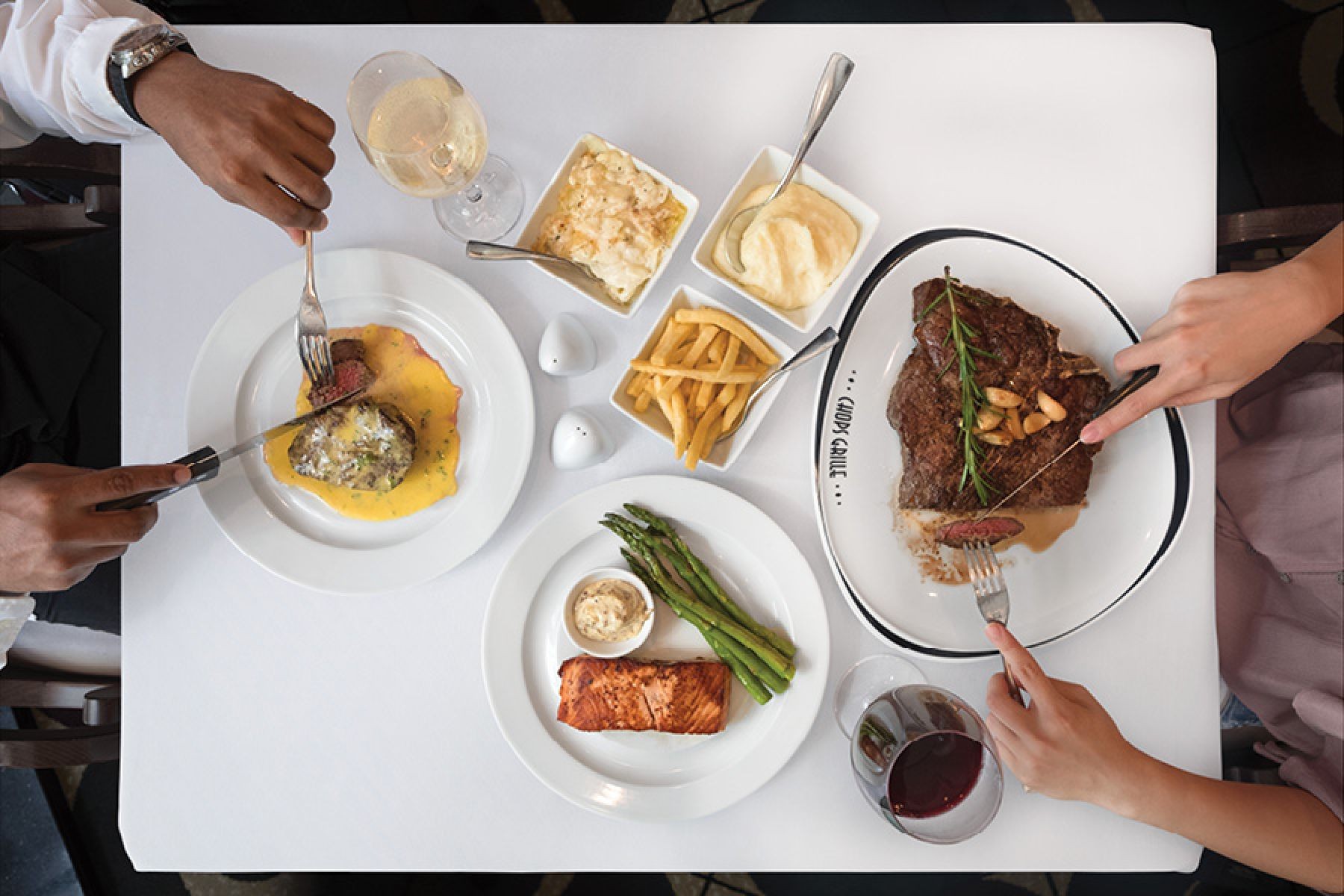 Ресторан Chops Grill на борту Radiance of the Seas