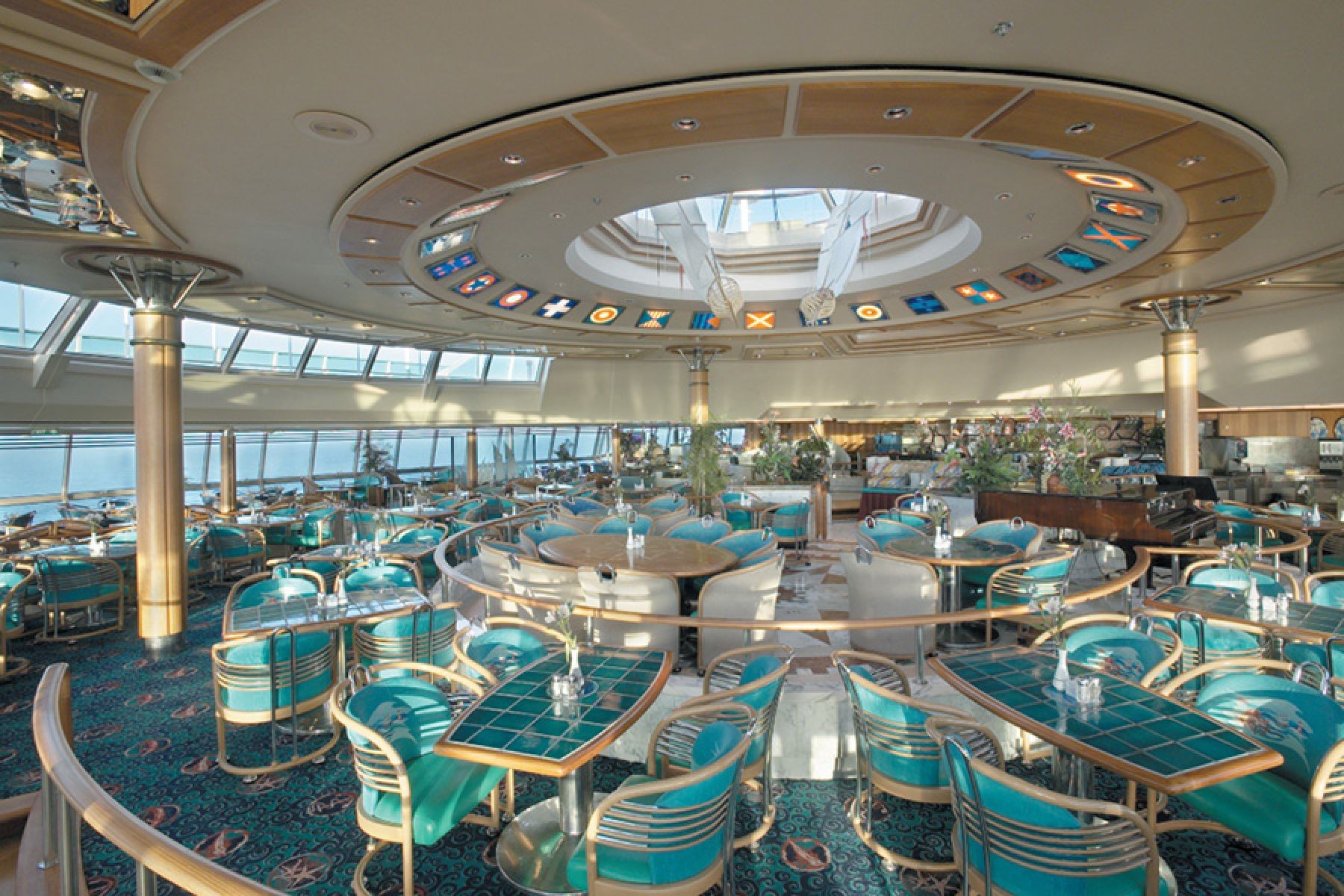 ресторан Windjammer на борту Vision of the Seas