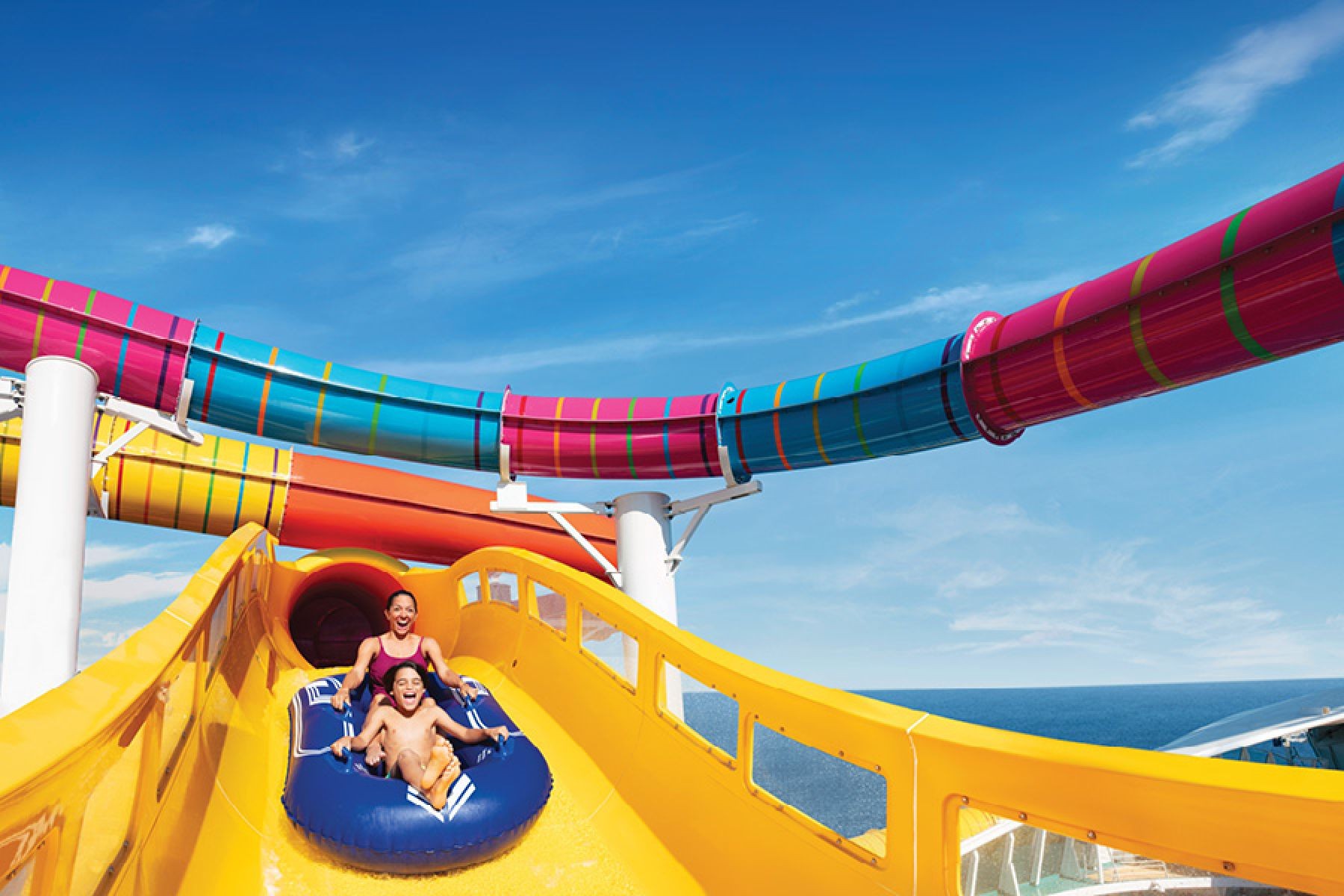 водные горки на Navigator of the Seas