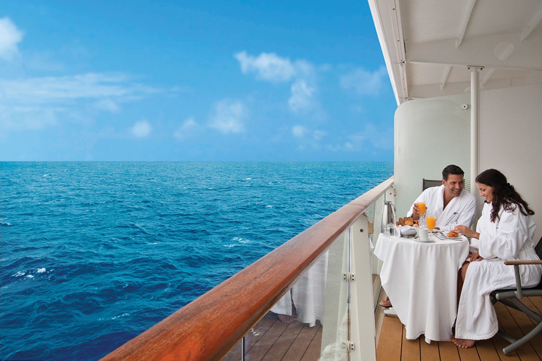насладитесь каютой с балконом в круизе на Celebrity Silhouette