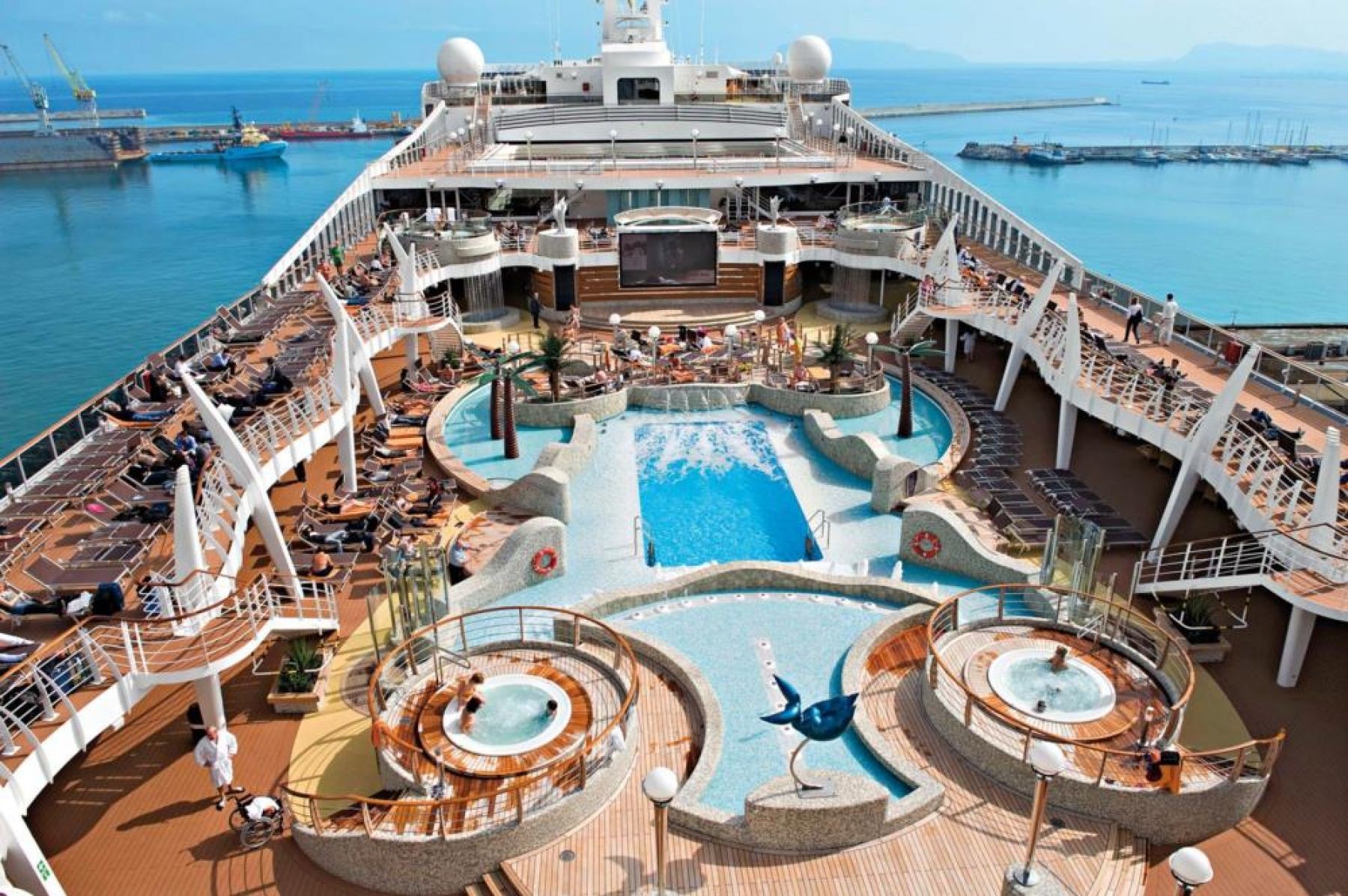 Блестящий круиз на MSC Fantasia из города Таррагона