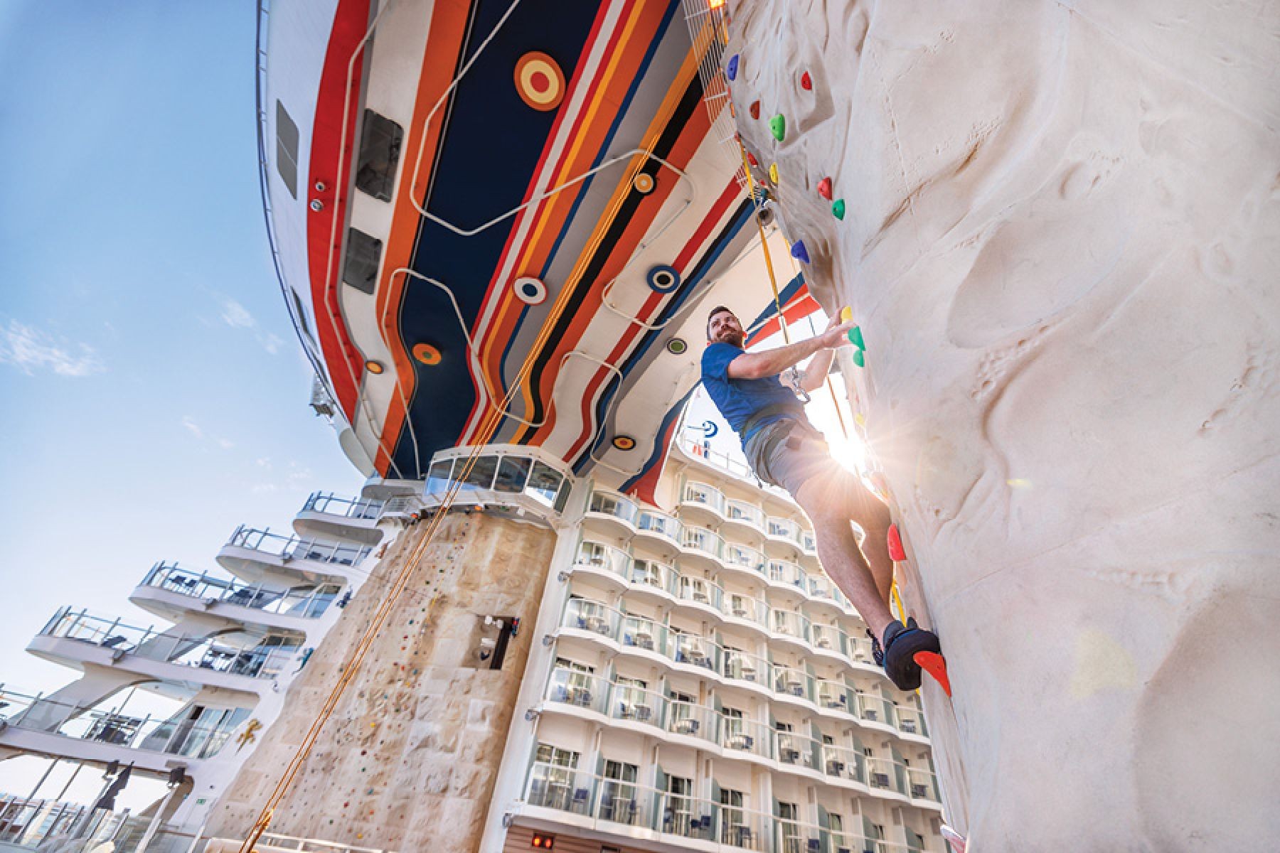 Скалодром на Allure of the Seas